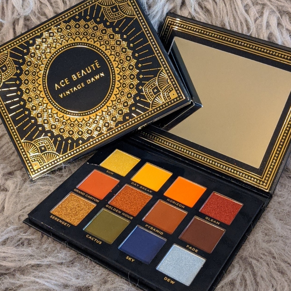 ☀️NIB Ace Beaute Vintage Dawn Eyeshadow Palette